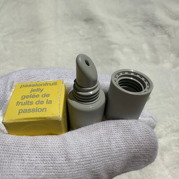 Rhode Peptide Lip Treatment Passionfruit Jelly New Authentic Passion Fruit NIB - Picture 7 of 10